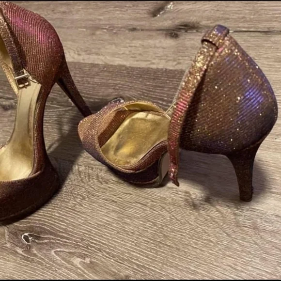 Boutique Shimmering Bronze Heels - Picture 5 of 5